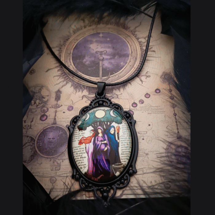 Μαύρο Gothic Vintage Οβάλ Μενταγιόν Triple Goddess