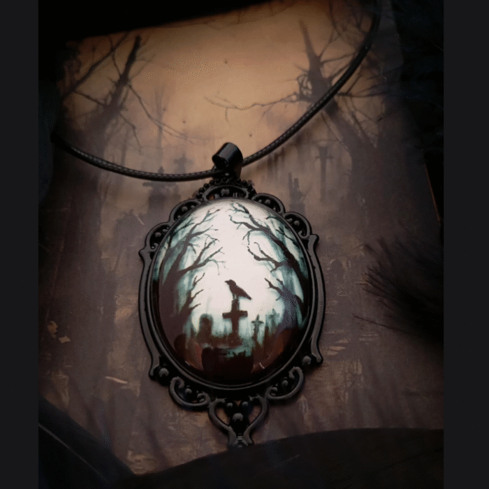 Μαύρο Gothic Vintage Οβάλ Μενταγιόν Black Raven in Forest