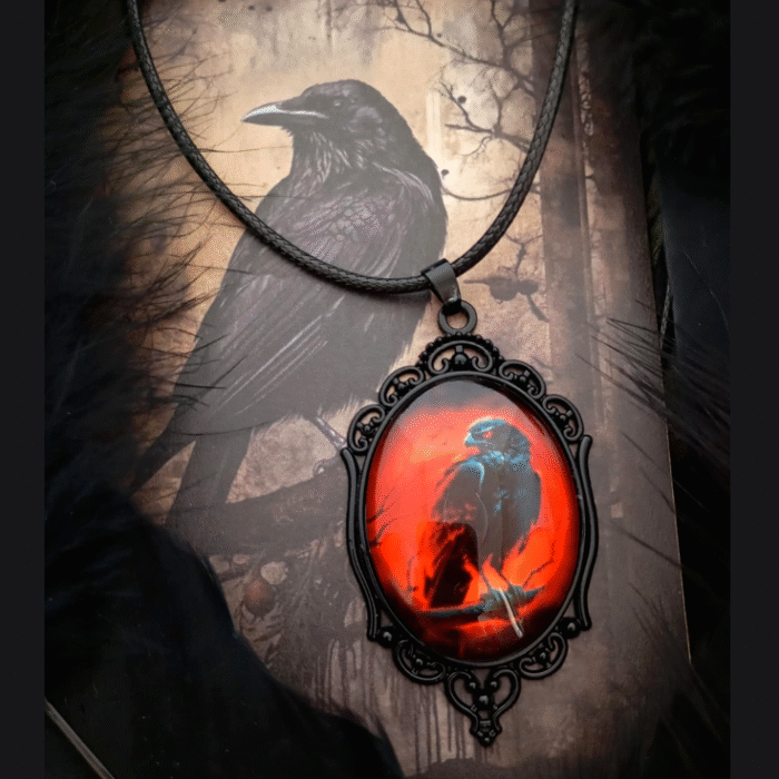 Μαύρο Gothic Vintage Οβάλ Μενταγιόν Blood Hawk