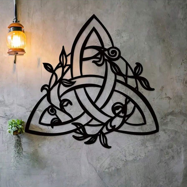 Μαύρο Σιδερένιο Διακοσμητικό Τοίχου Celtic Forest Triquetra