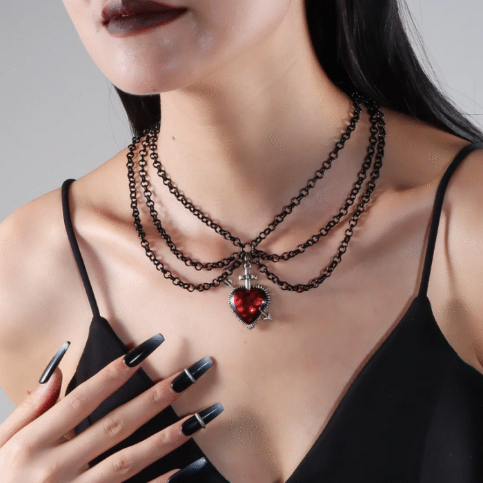 Gothic Κολιέ με Μαύρες Αλυσίδες & Κόκκινη Καρδιά