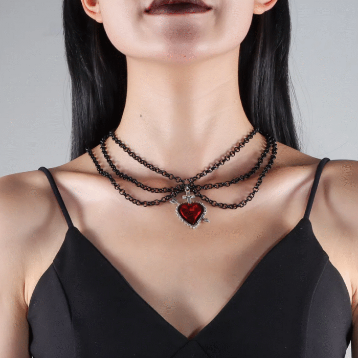 Gothic Κολιέ με Μαύρες Αλυσίδες & Κόκκινη Καρδιά